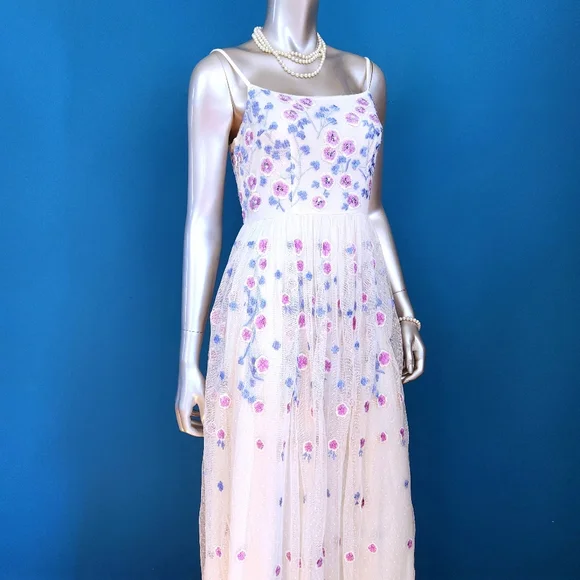🆕️🪻MAYA DELUXE Floral Embroidered Maxi Dress w/ Sequin Embellishments // (NWT)